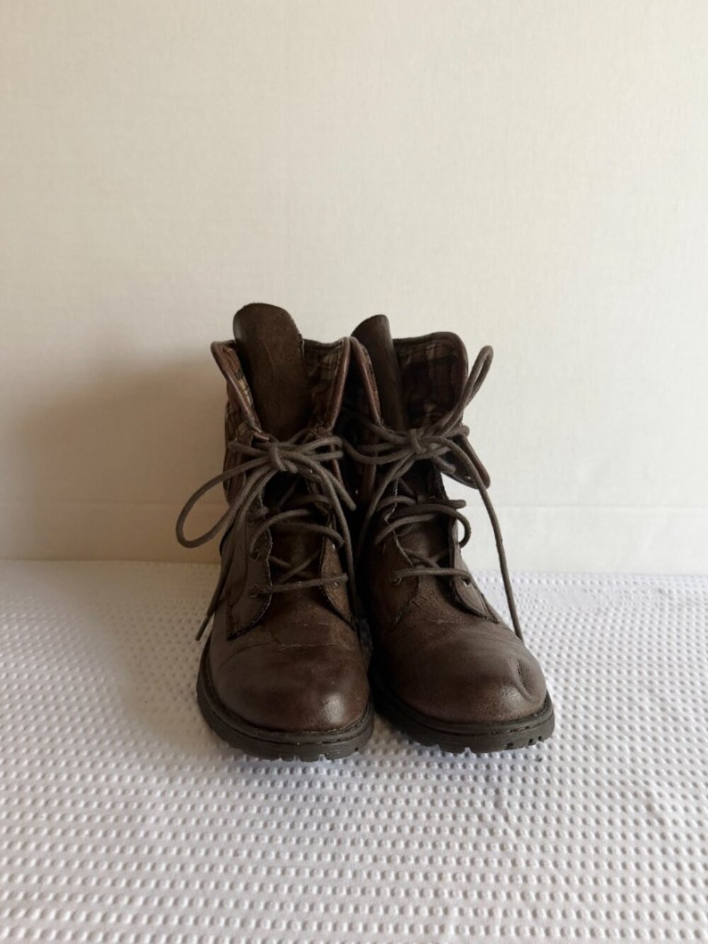 b.o.c ‘Bristol’ Faux Leather Fold-Over Ankle Boots Size 7 ½ - Picture 2 of 12